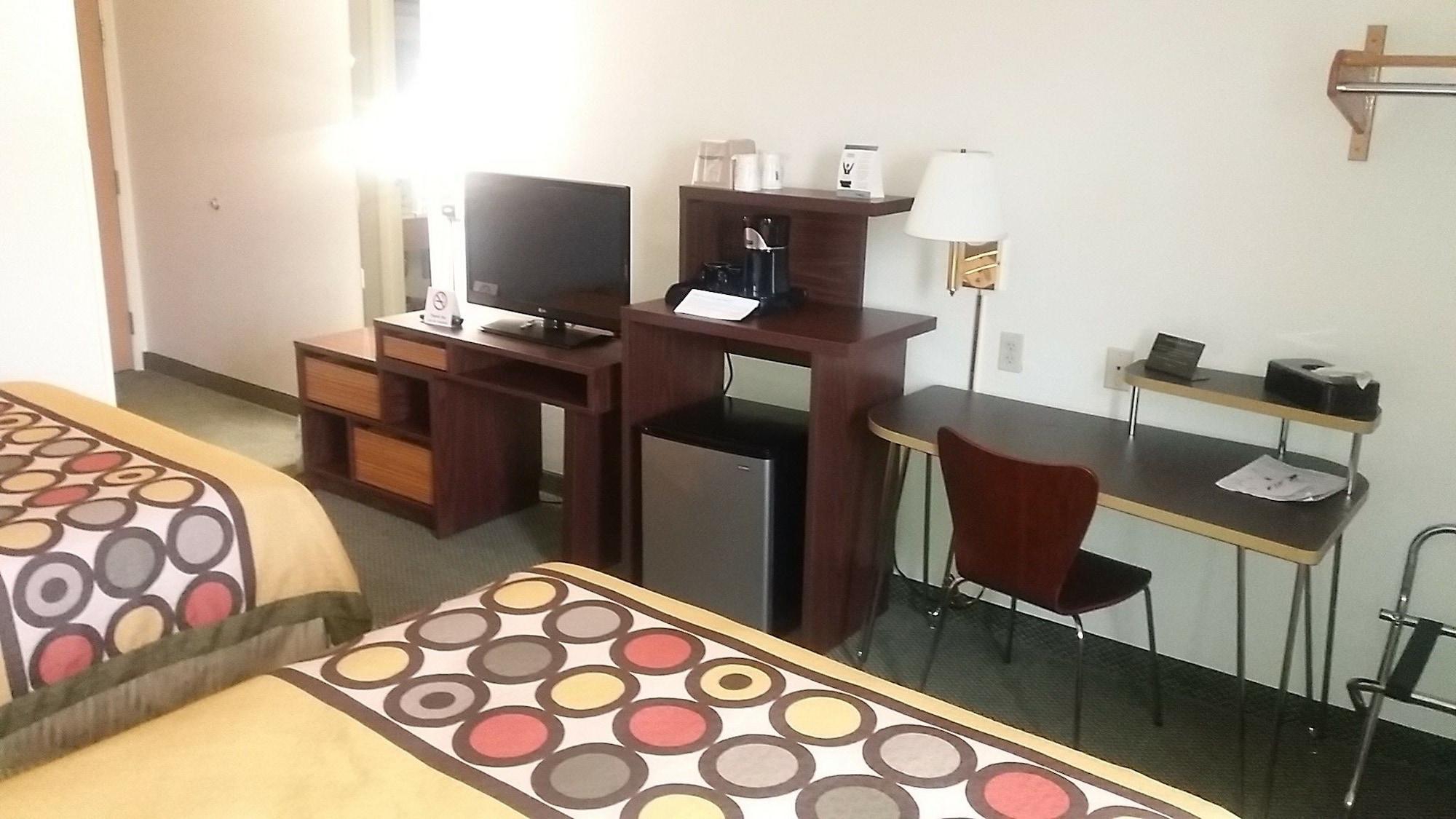 Super 8 By Wyndham West Middlesex/Sharon Area Hotell Exteriör bild