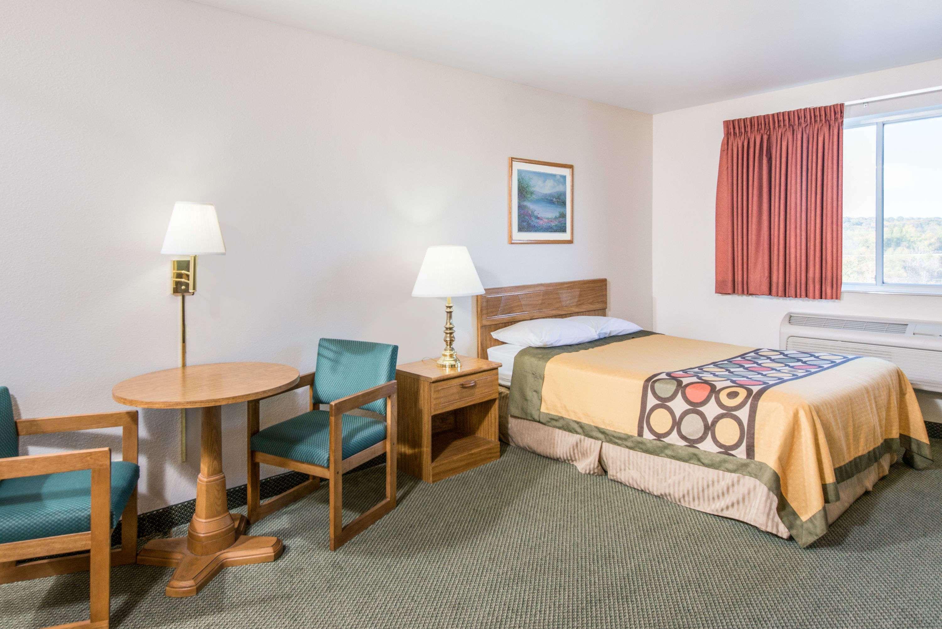Super 8 By Wyndham West Middlesex/Sharon Area Hotell Exteriör bild