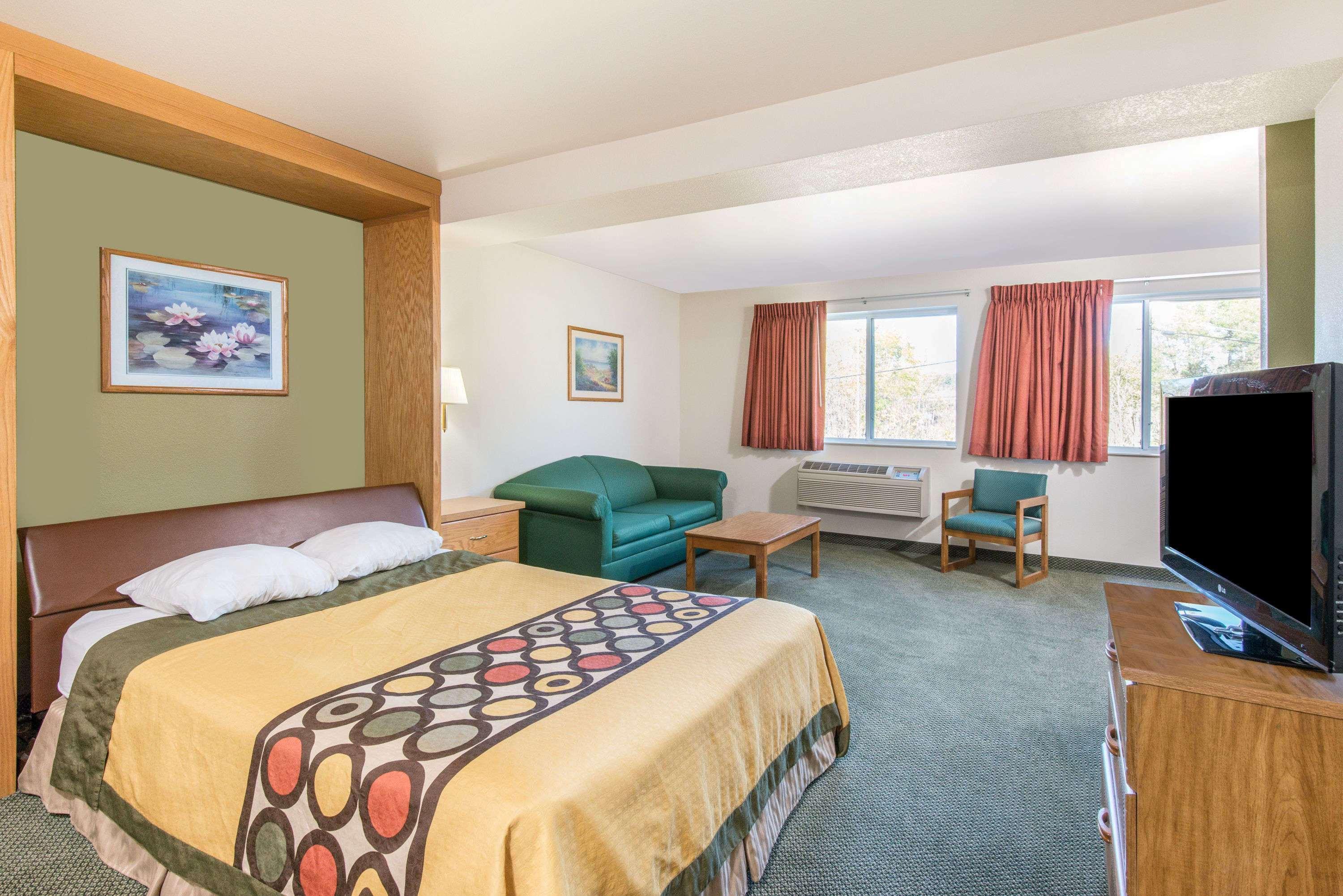 Super 8 By Wyndham West Middlesex/Sharon Area Hotell Exteriör bild